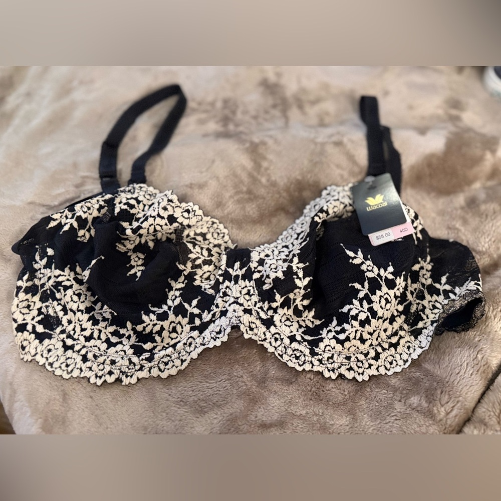 Wacoal Black and Cream Lace Bra